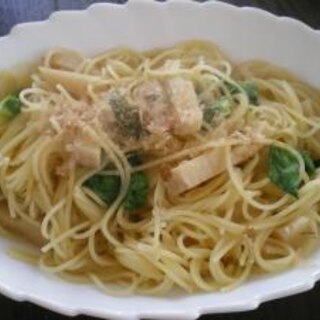 タケノコとサラダ菜のパスタ